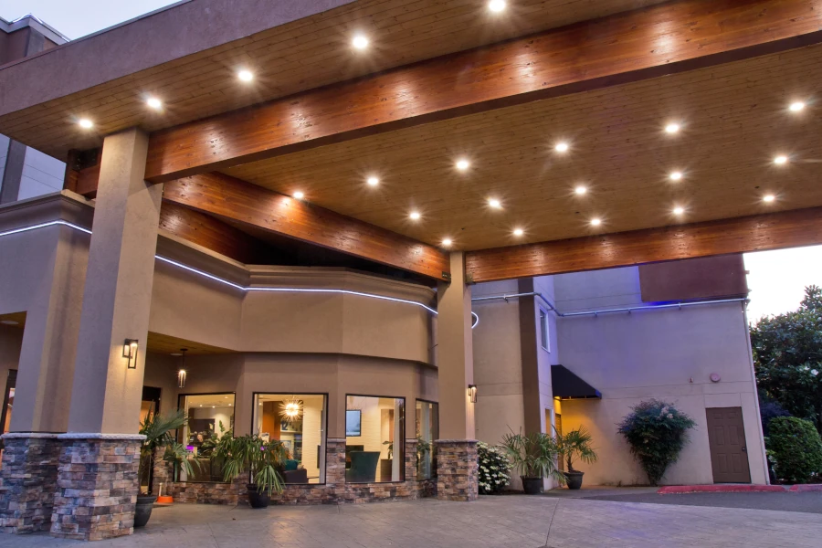 Pacific, WA Hotel - New Porte Cochere Quality Inn