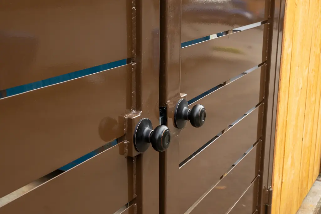 Stone Court Apartments Seattle - New Metal Gate Details